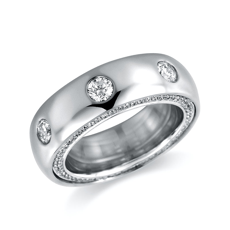 Ring 18 kt WG, 7 Brill. 1,86 ct, TW-vsi/si, 116 Brill. 0,47 ct, TW-vsi/si