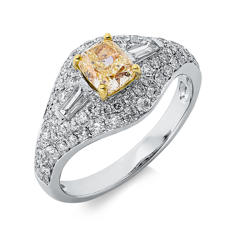 Ring 18 kt WG+GG, GIA, 2 Bag. 0,12 ct, TW-si, 1 Cushion 1,00 ct, gelb-i1, 68 Brill. 0,71 ct, TW-si