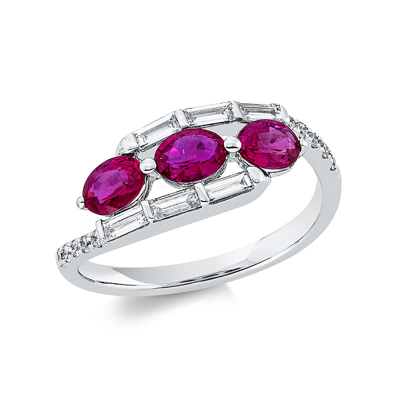 Ring 18 kt WG, 6 Bag. 0,28 ct, TW-si, 10 Brill. 0,09 ct, TW-si, 3 Rubine 1,07 ct rot