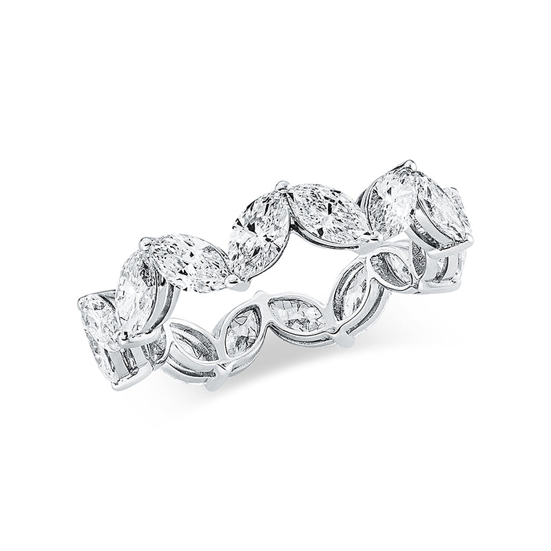 Ring 18 kt WG, 16 Nav. 2,94 ct, TW-vsi