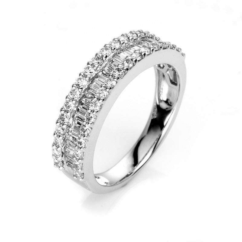 Ring 18 kt WG, 31 Bag. 0,34 ct, TW-si, 36 Brill. 0,63 ct, TW-si