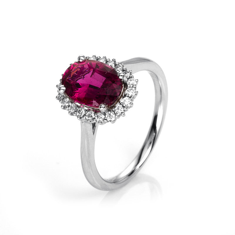 Ring 18 kt WG, 20 Brill. 0,23 ct, TW-si, 1 Rubellit 1,83 ct rot