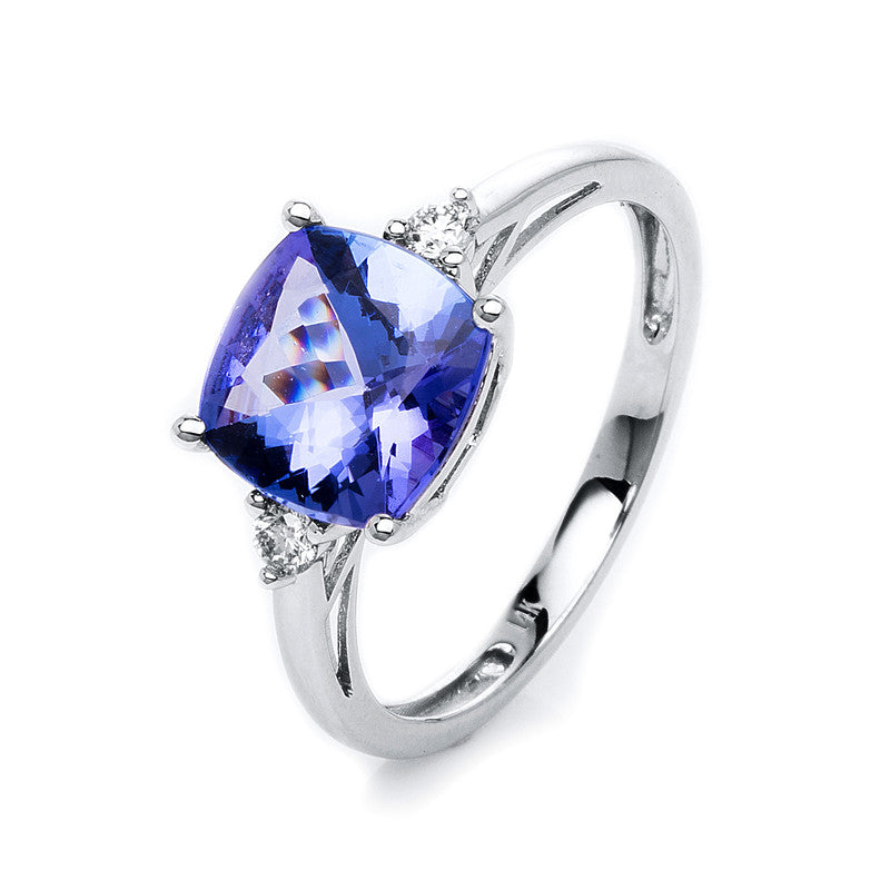 Ring 14 kt WG, 2 Brill. 0,09 ct, TW-si, 1 Tansanit 2,57 ct blau