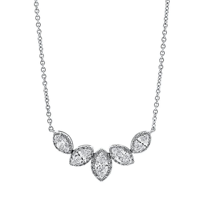 Collier 18 kt WG, 2 Nav. 0,29 ct, TW-si, 2 Nav. 0,39 ct, TW-si, 1 Nav. 0,27 ct, TW-si, 124 Brill. 0,15 ct, TW-si