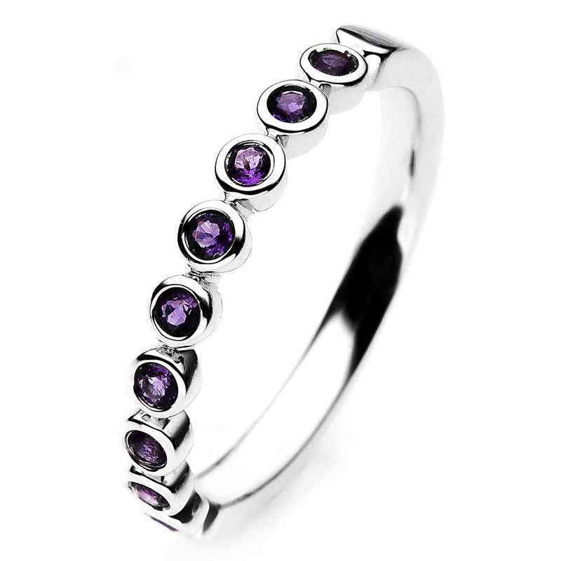 Ring 18 kt WG, 9 Amethyste 0,19 ct lila