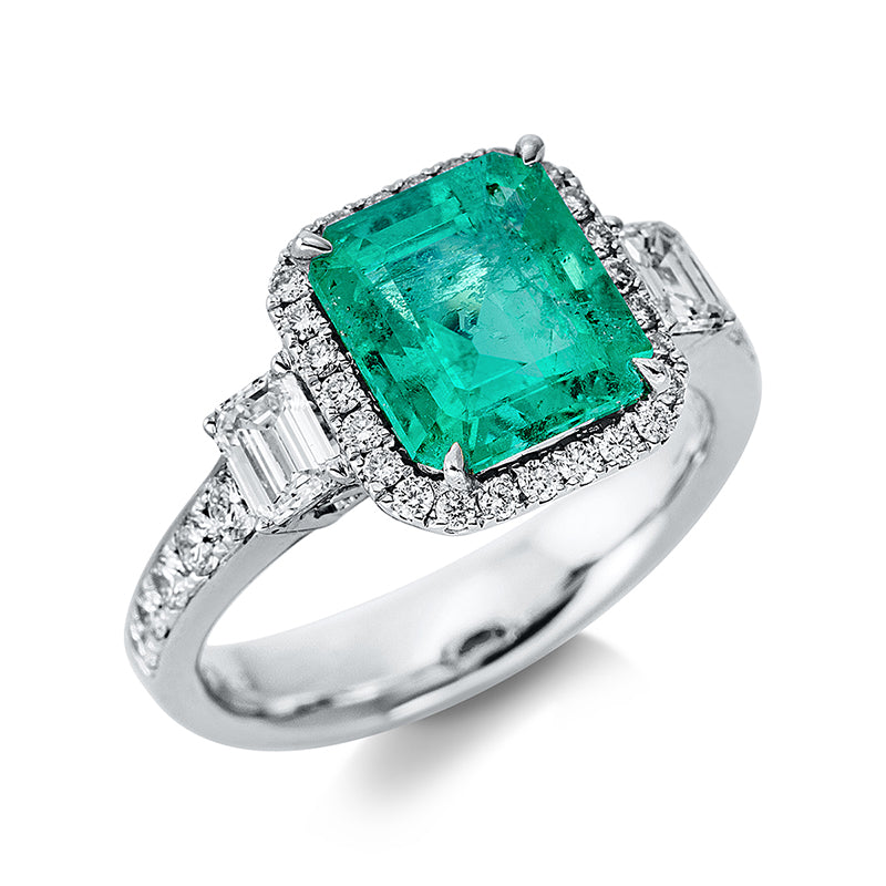 Ring 18 kt WG, 2 Sm.schliff 0,44 ct, TW-si, 36 Brill. 0,47 ct, TW-si, 1 Smaragd 2,32 ct grün
