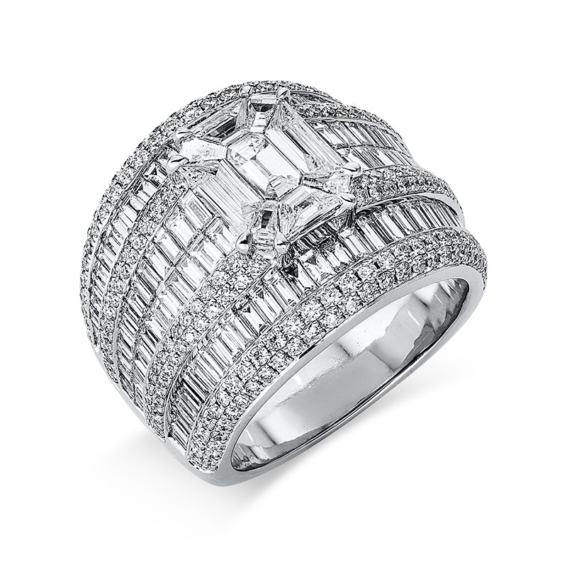 Ring 18 kt WG. 1 Bag. 1.38 ct. TW-vsi. 238 Brillanten 1.40 ct. TW-vsi. 116 Baguette 3.74 ct. TW-vsi. Weite:62