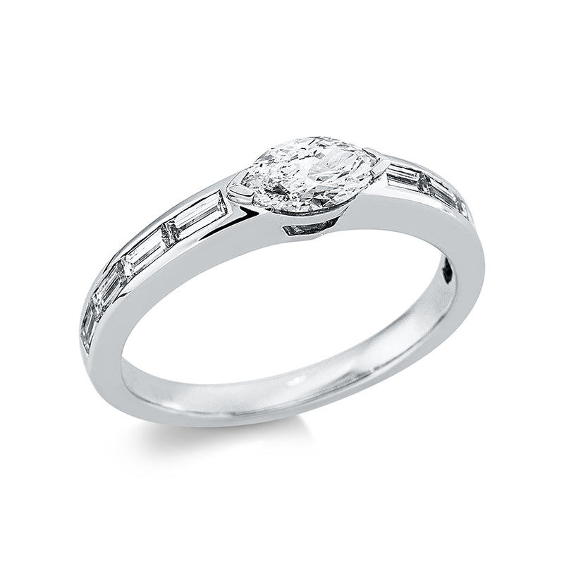 Ring 18 kt WG. 8 Baguette 0.57 ct. TW-vsi. 1 Navette 0.46 ct. TW-vsi. H:8.1 mm. B:4.0 mm. Weite:54