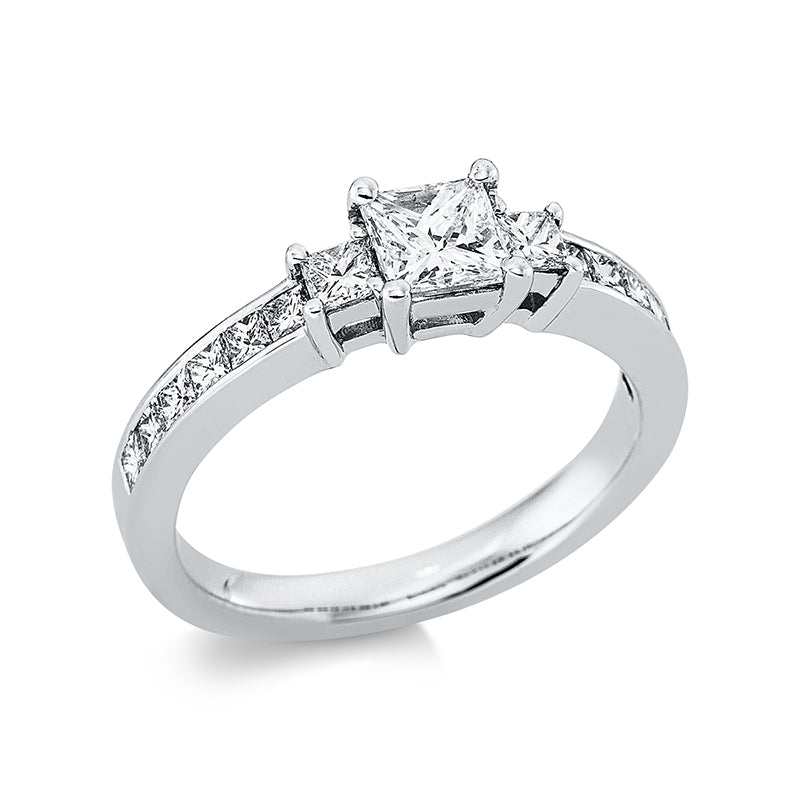 Ring 18 kt WG. 2 Princ. 0.19 ct. TW-vsi. 12 Princ. 0.30 ct. TW-vsi. 1 Princ. 0.56 ct. TW-vsi. H:10.0 mm. B:5.4 mm. Weite:54
