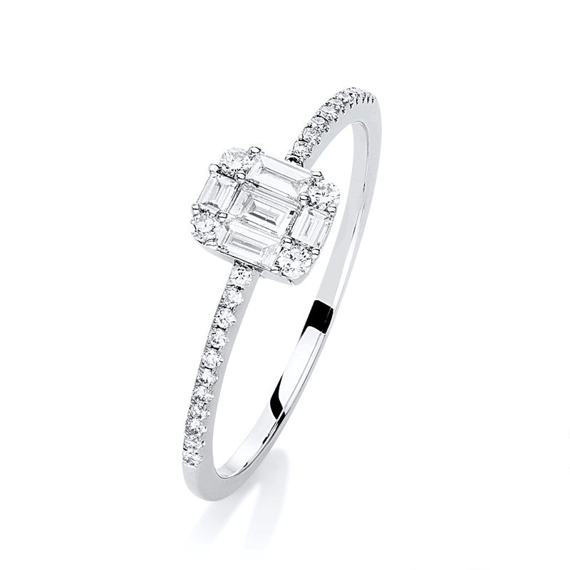 Ring 18 kt WG, 22 Brill. 0,06 ct, TW-si, 4 Brill. 0,05 ct, TW-si, 5 Bag. 0,16 ct, TW-si