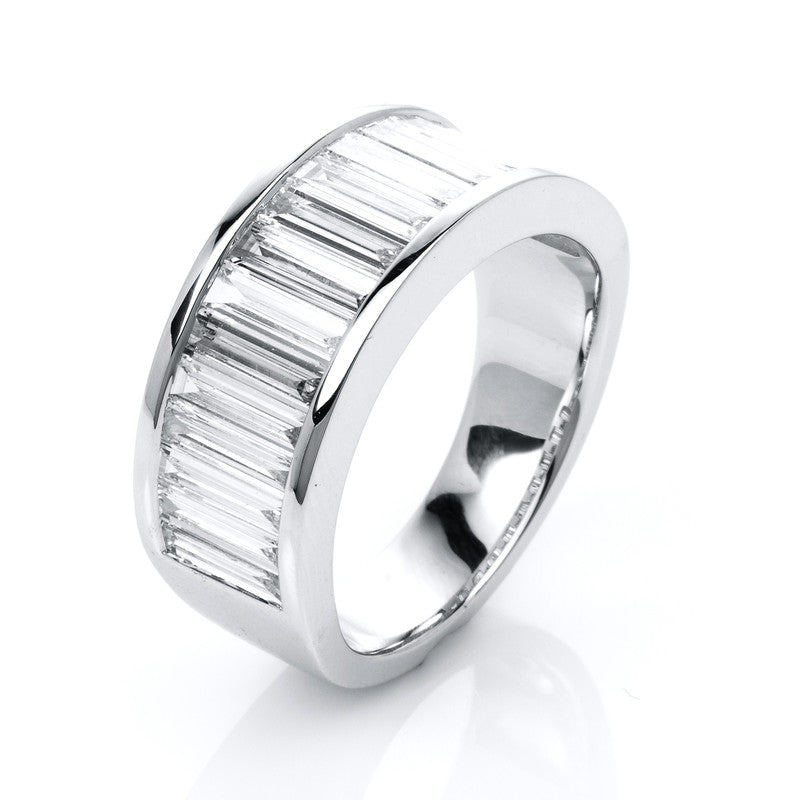 Ring 18 kt WG, 16 Trap. 2,20 ct, TW-vsi