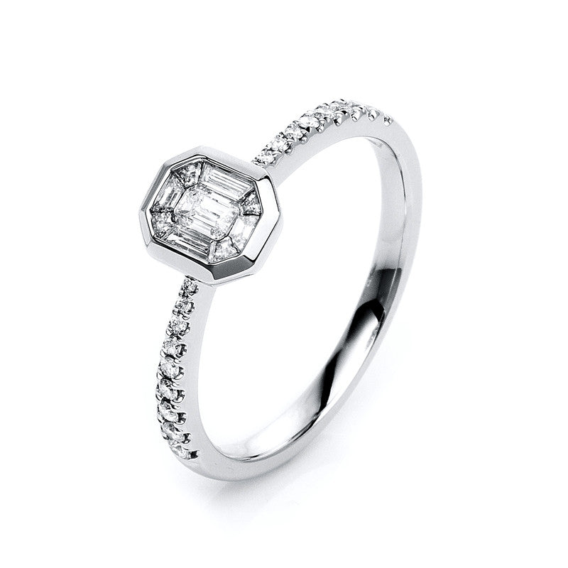 Ring 18 kt WG, 18 Brill. 0,14 ct, TW-si, 1 Sm.schliff 0,11 ct, TW-si, 8 Trap. 0,14 ct, TW-si