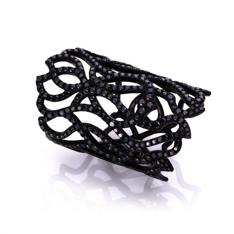 Ring 18 kt WG, schwarz rhodiniert, 284 Brill. 2,03 ct, TW-si