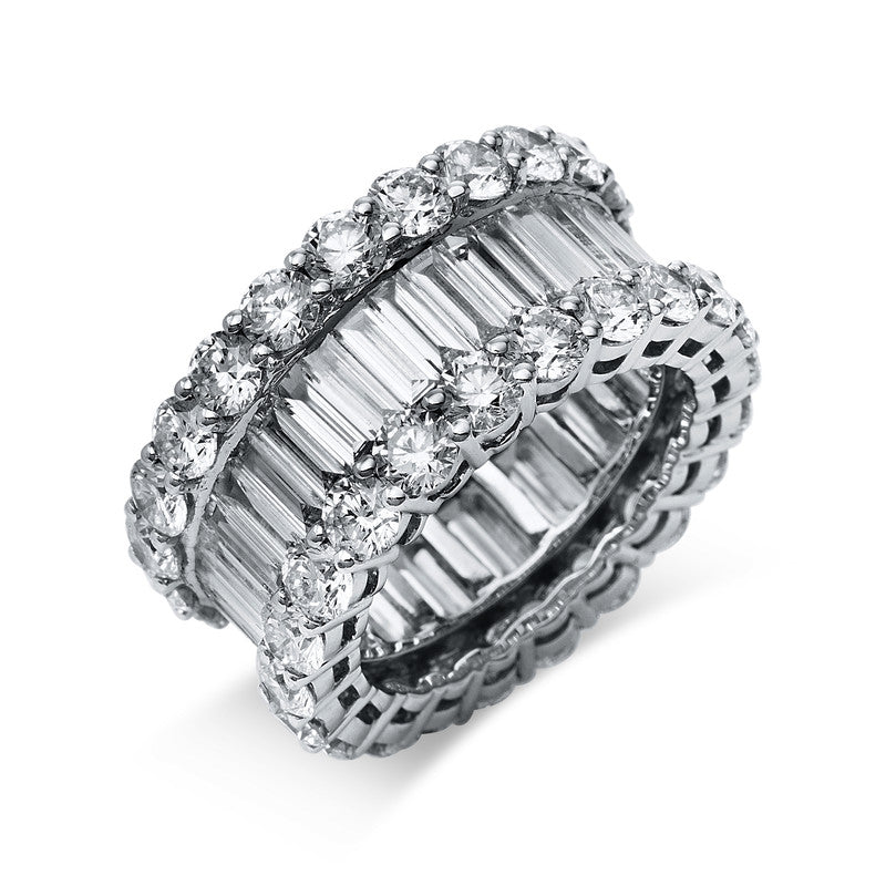 Ring 18 kt WG. 40 Baguette 4.15 ct. TW-vsi/si. 42 Brillanten 5.41 ct. TW-vsi/si. B:11.6 mm. Weite:53