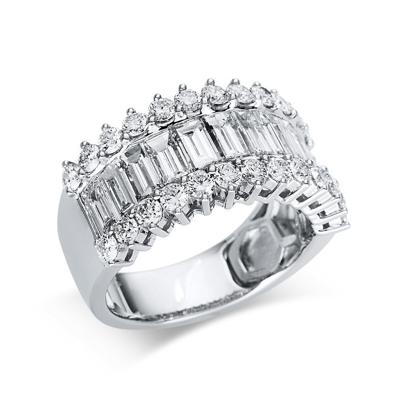 Ring 18 kt WG, 12 Bag. 1,91 ct, TW-si, 26 Brill. 1,14 ct, TW-si