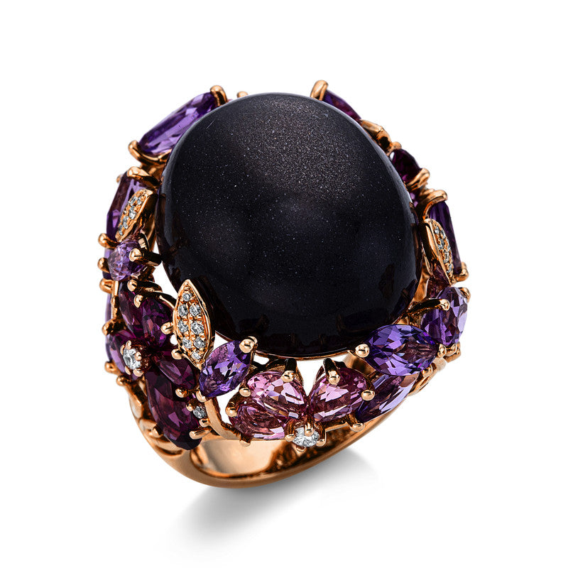 Ring 18 kt RG, 38 Brill. 0,29 ct, TW-si, 2 Amethyste 0,80 ct lila, 12 Amethyste 3,00 ct lila, 6 Turmalin 1,80 ct pink, 10 Granat 3,90 ct pink, 1 Mondstein 32,00 ct hellgrau