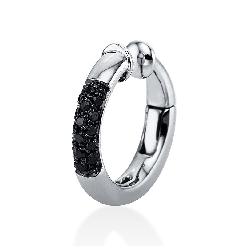 Ohrschmuck 18 kt WG, Ohrmanschette Fassung schwarz, 16 Brill. 0,09 ct, schwarz