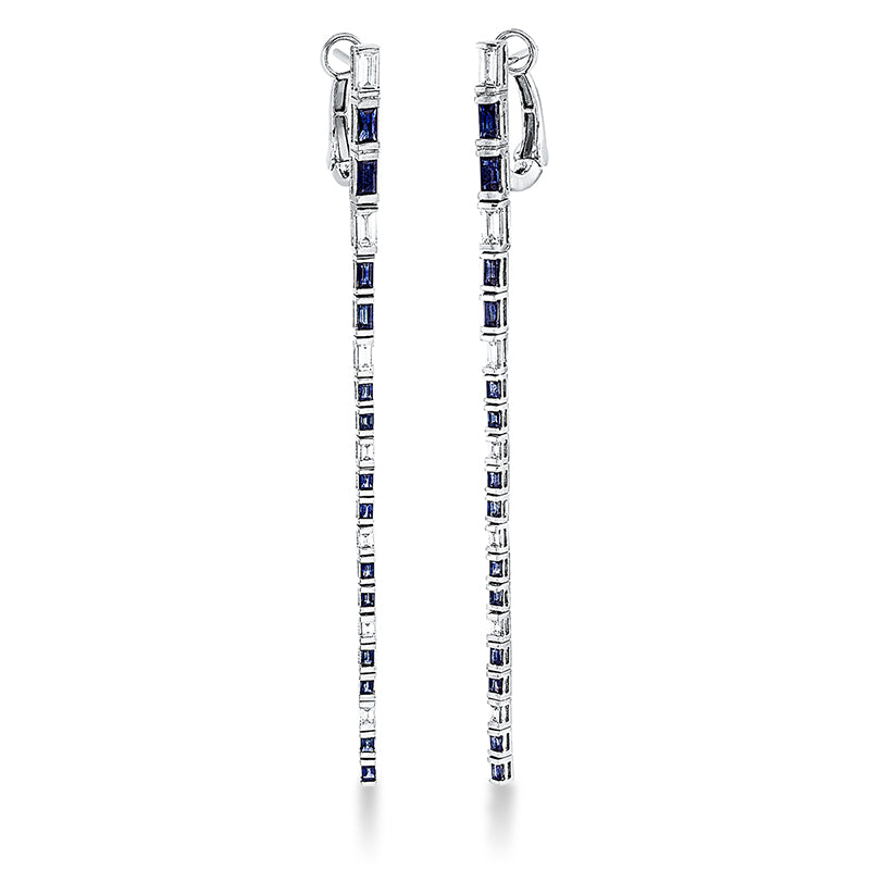 Ohrschmuck 18 kt WG. 14 Baguette 0.62 ct. TW-si. 28 Saphire 1.74 ct blau. H:77.5 mm. B:2.4 mm. S:2.8 mm