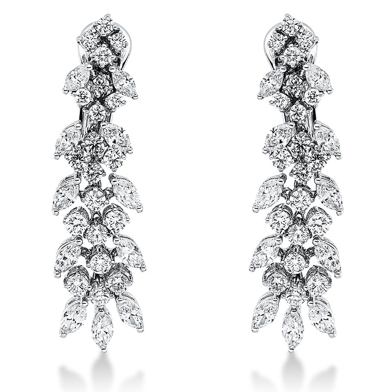 Ohrschmuck 18 kt WG. 62 Brillanten 3.85 ct. TW-si. H:39.6 mm. B:9.5 mm. S:4.2 mm