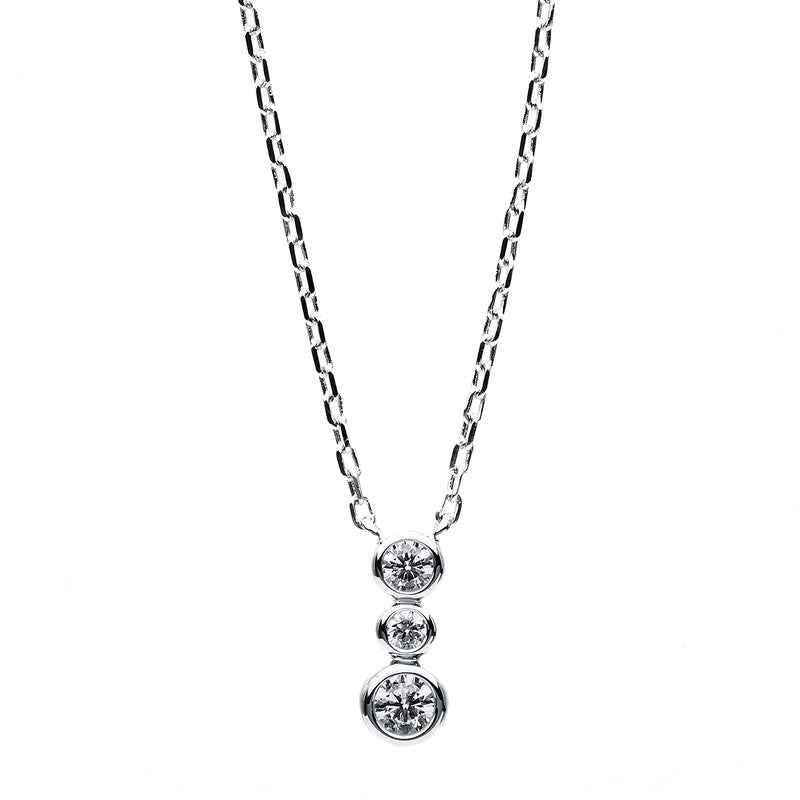 Collier 18 kt WG, ZÖ 44,5cm+42 cm, 1 Brill. 0,08 ct, TW-si, 2 Brill. 0,07 ct, TW-si
