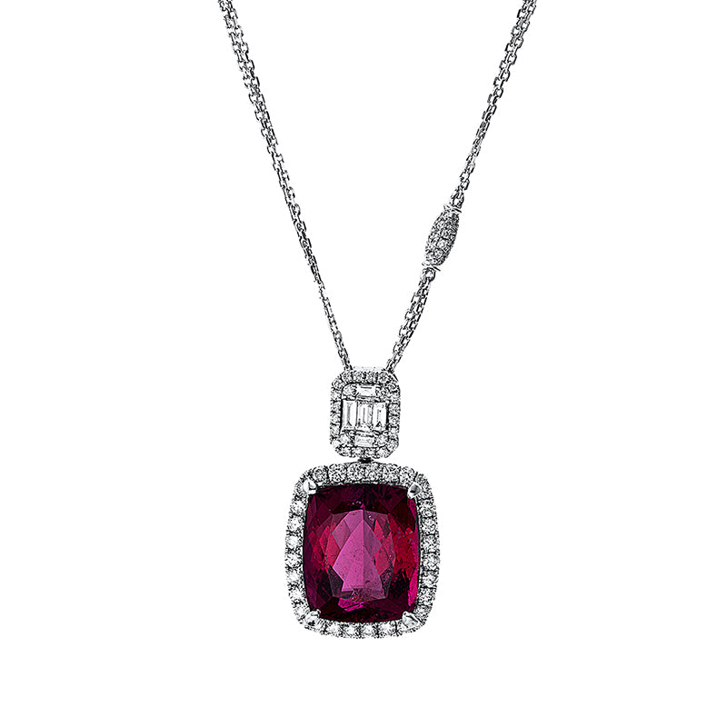 Collier 18 kt WG, 5 Bag. 0,15 ct, TW-si, 200 Brill. 1,17 ct, TW-si, 1 Rubellit 11,50 ct rot