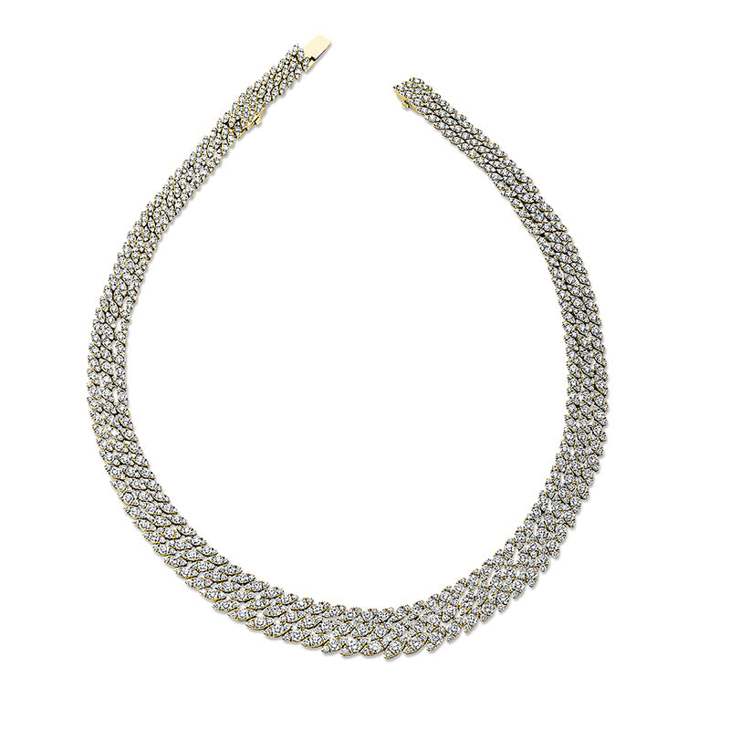 Collier 18 kt GG. 124 Brillanten 9.43 ct. TW-vsi. 41 Brillanten 5.02 ct. TW-vsi. 870 Brillanten 13.44 ct. TW-vsi. L:42.5 cm