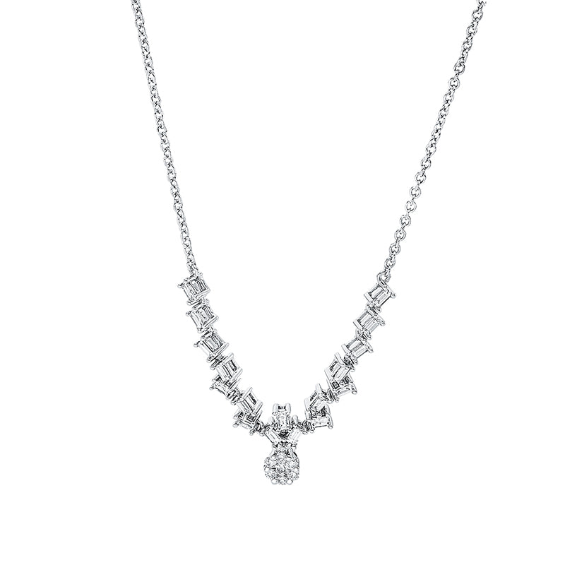 Collier 18 kt WG. mit ZÖ 40 cm. 1 Brill. 0.03 ct. TW-si. 17 Baguette 0.39 ct. TW-si. 6 Brillanten 0.07 ct. TW-si. L:45.0 cm