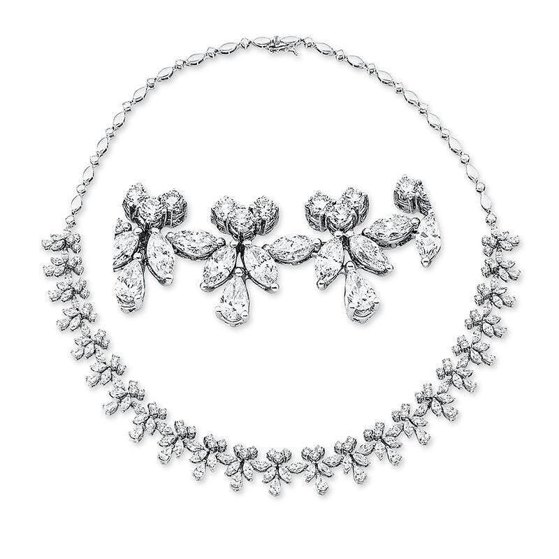 Collier 18 kt WG. 162 Diamanten 12.42 ct. TW-si. L:40.0 cm
