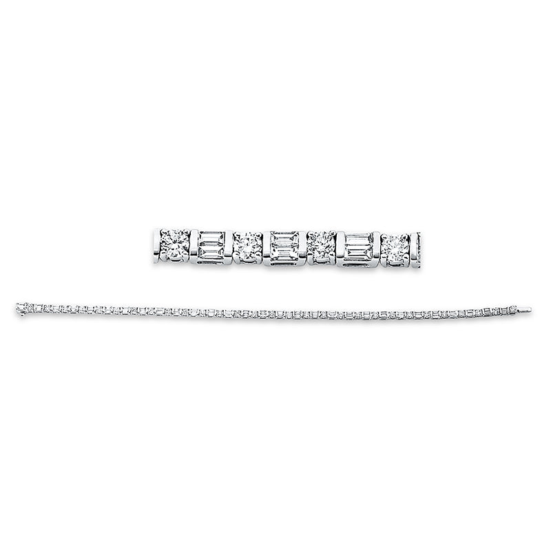 Armband 18 kt WG. 58 Baguette 1.36 ct. TW-vsi/si. 29 Brillanten 1.68 ct. TW-vsi/si. H:2.6 mm. B:2.7 mm. L:17.8 cm