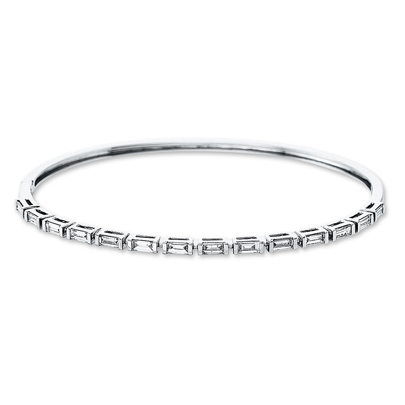 Armreif 18 kt WG. 14 Baguette 0.97 ct. TW-si. H:49.0 mm. B:57.0 mm