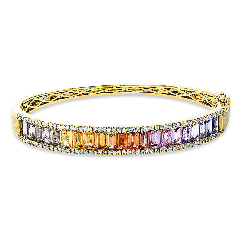 Armreif 18 kt GG. 110 Brillanten 0.66 ct. TW-si. 21 Saphire 7.29 ct fancy. H:62.0 mm. B:52.0 mm. S:7.6 mm