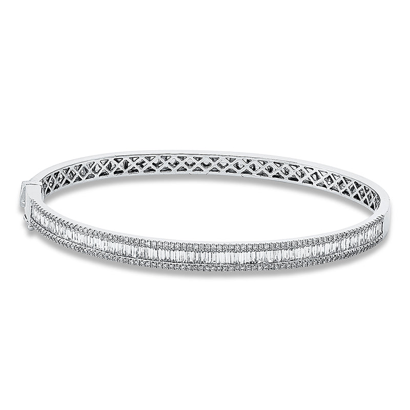 Armreif 18 kt WG, 32 Bag. 0,71 ct, TW-si, 32 Bag. 0,56 ct, TW-si, 154 Brill. 0,40 ct, TW-si