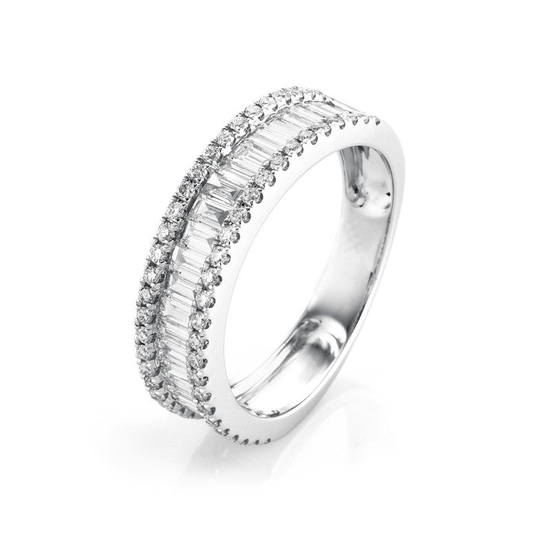 Ring 18 kt WG, 34 Bag. 0,67 ct, TW-si, 54 Brill. 0,29 ct, TW-si